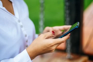 Envía pegatinas de buenos días para alegrar el día a tus contactos